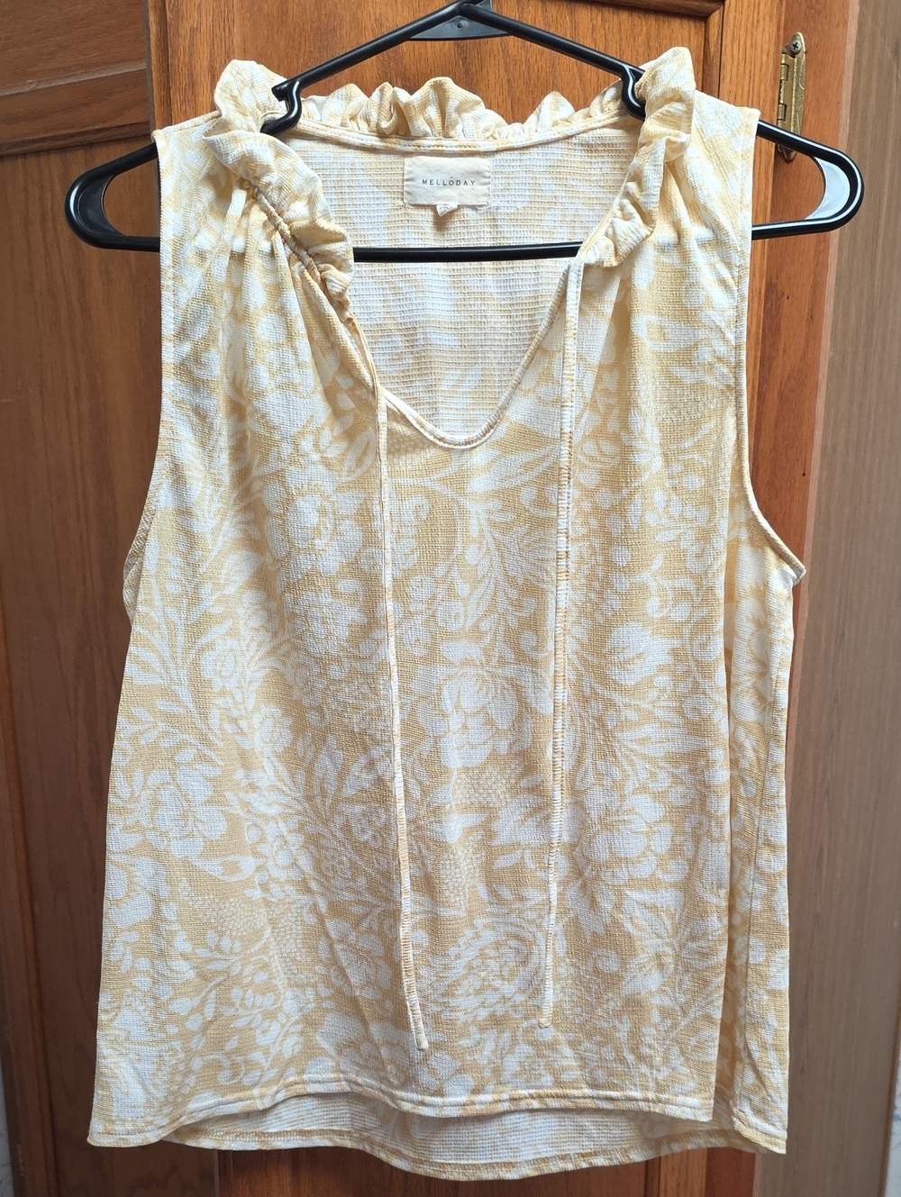 MELLODAY Yellow and White Floral Tank